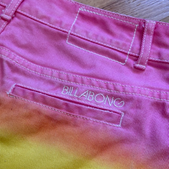 ๐๐ผโโ๏ธ Billabong Pink and Yellow Tie-Dye Ombre Skirt ๐ - Picture 4 of 7